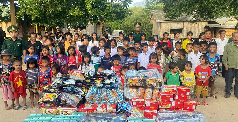 Hình ảnh đội ngũ hỗ trợ khách hàng H88 sẵn sàng hỗ trợ người chơi 24/7